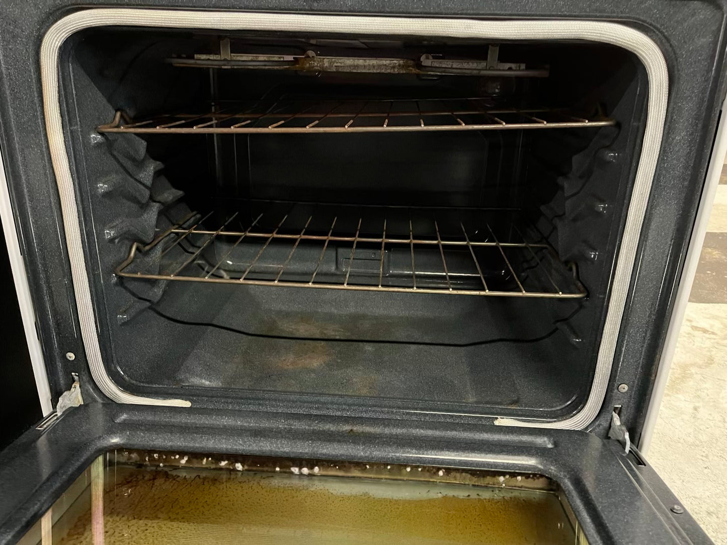 Whirlpool electric 220v range 4 burner bake broil steam clean in white Refurbished 30" #ER942EB