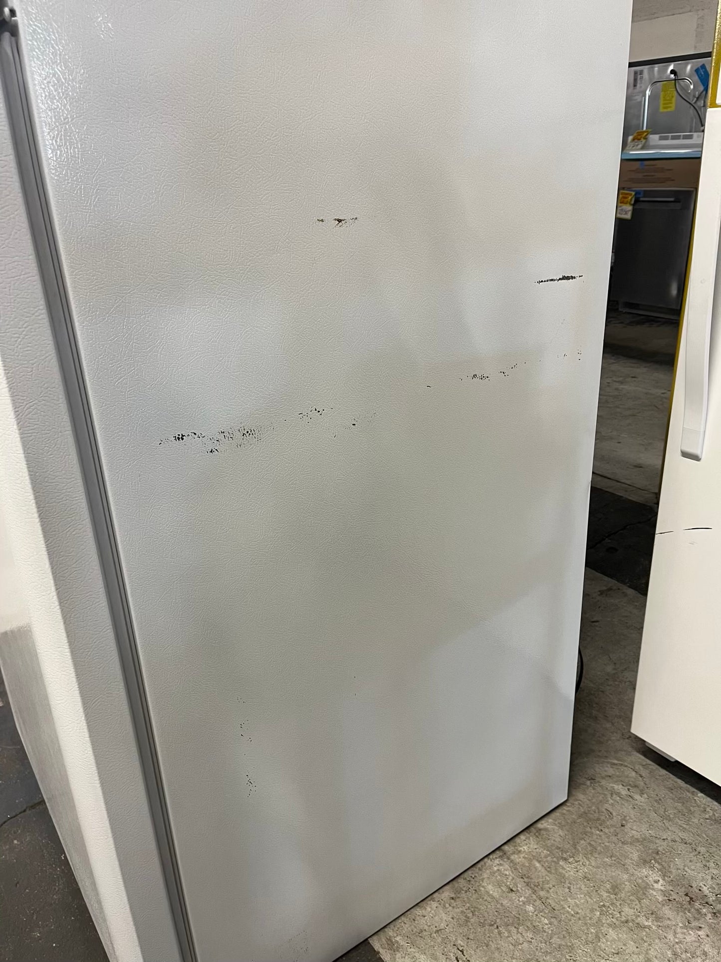 - Kenmore Top freezer refrigerator in white 30" #RF896DB