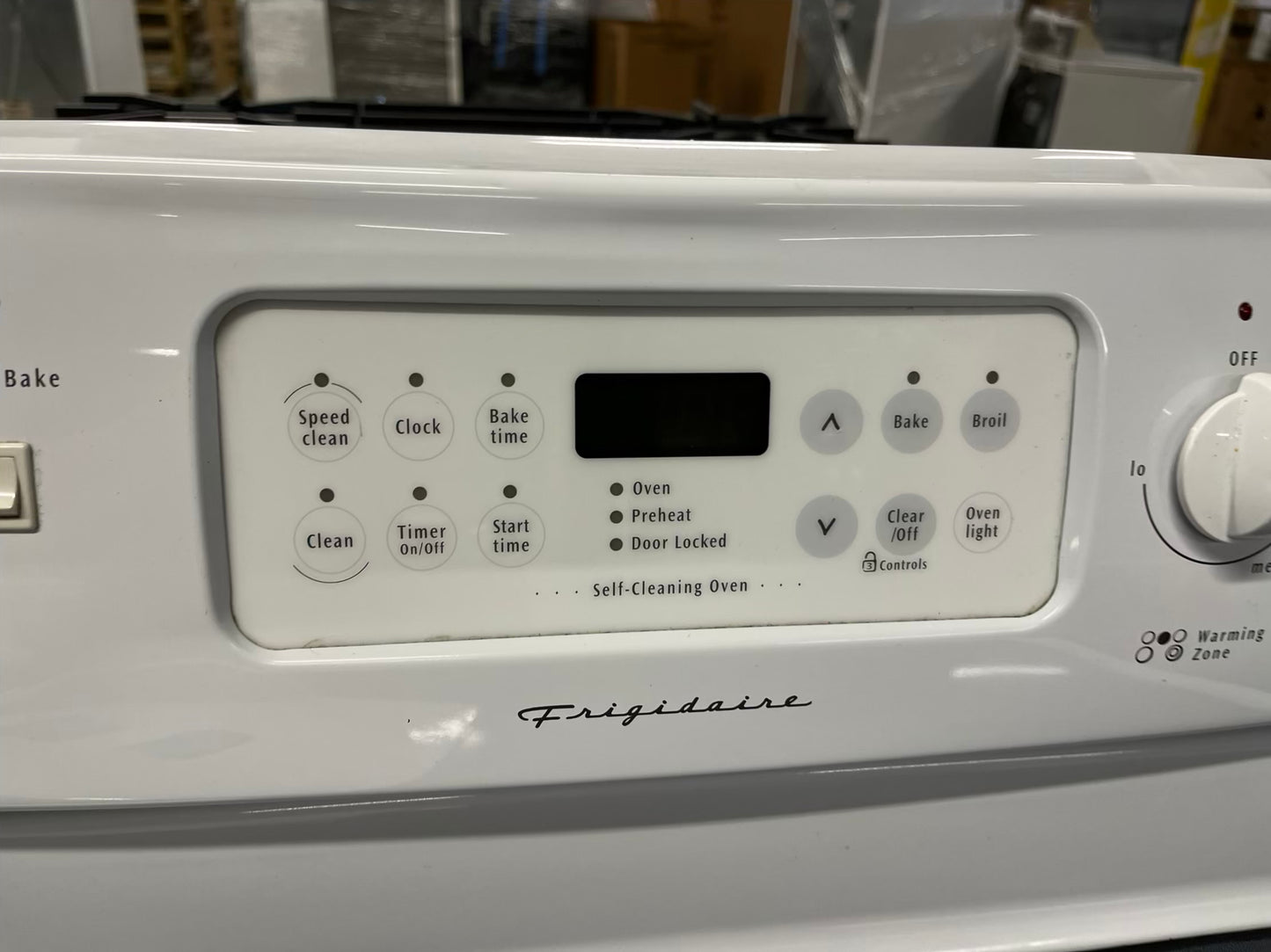 Frigidaire electric 220v range 5 burner warmer zone bake broil speed clean In black & white 30" #ER516CB