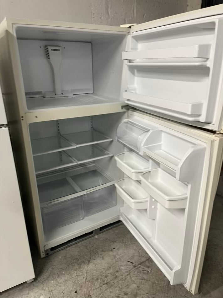 - whirlpool top freezer refrigerator off white used refurbished 33’ #RF901TB