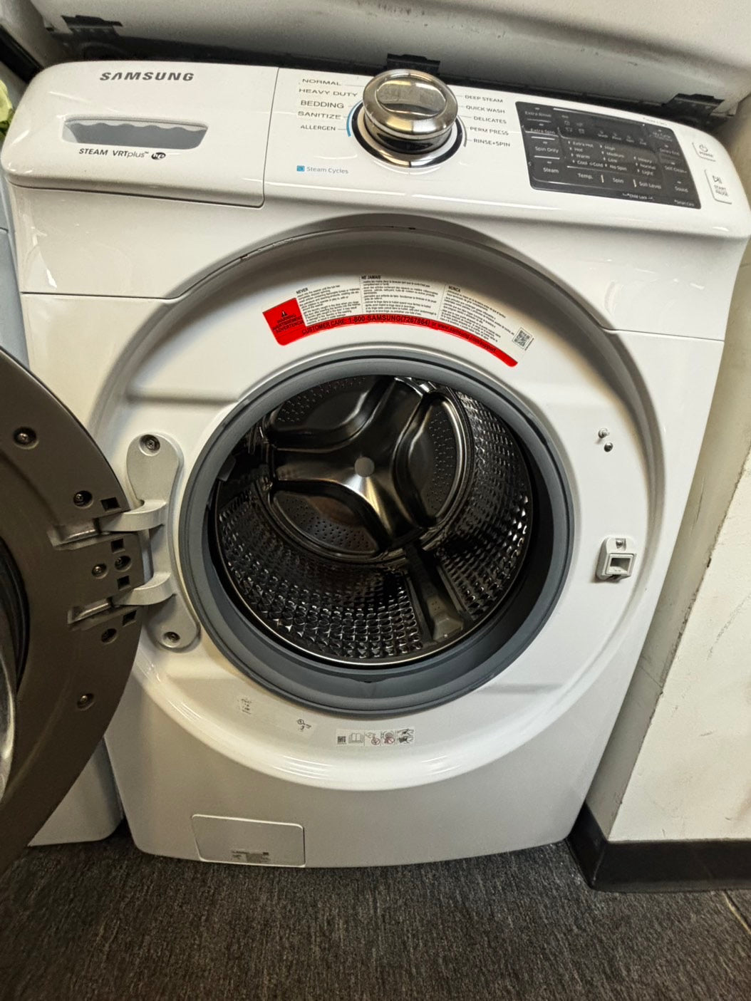 Samsung 27” 4.5cu.ft large capacity front load washing machine steam cycle stackable or side by side stainless steel 27” #W547LL