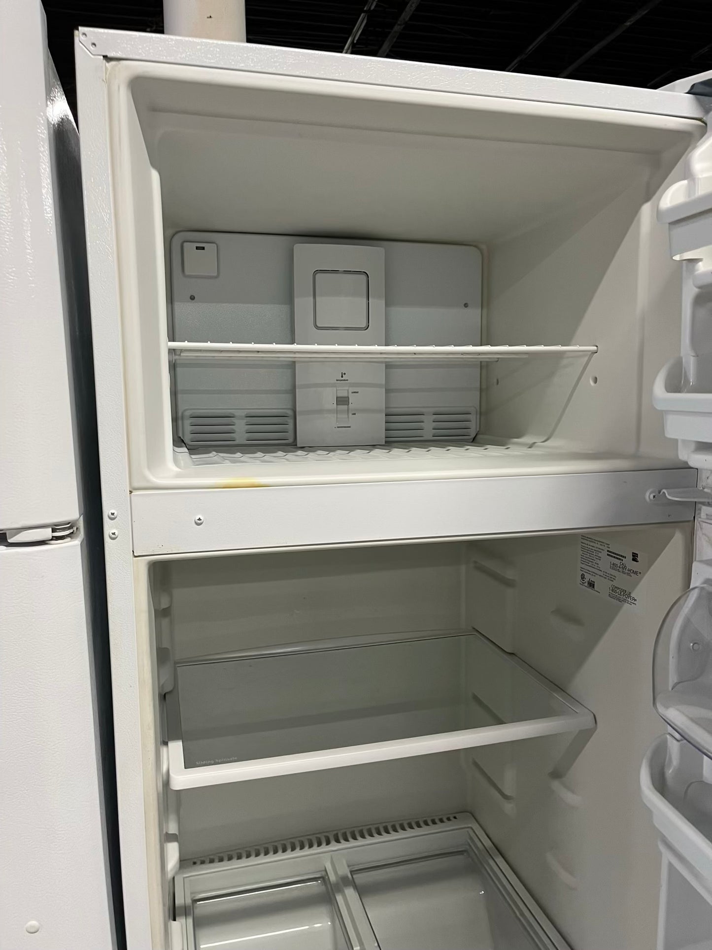 - Kenmore Top freezer refrigerator in white 30" #RF896DB