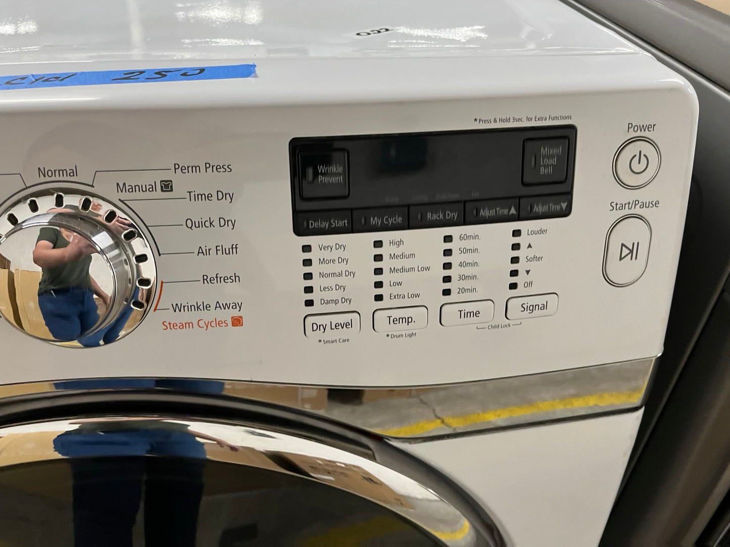 Samsung front load stackable electric 220v dryer in white 27" #ED419PB