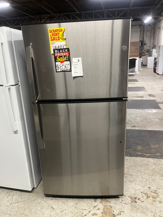*Open box 📦 New S/d Ge 32 w. 21.1 cu. ft. Top Freezer Refrigerator in Stainless Steel with Factory-Installed Icemaker & Upfront Temperature Controls #GGE21DB