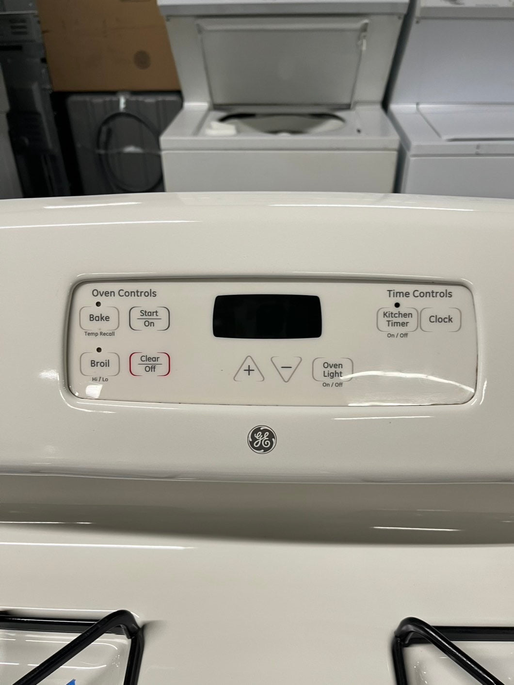 GE Gas range 4 burner bake broil hi/lo in off white Refurbished 30" #GRS23B