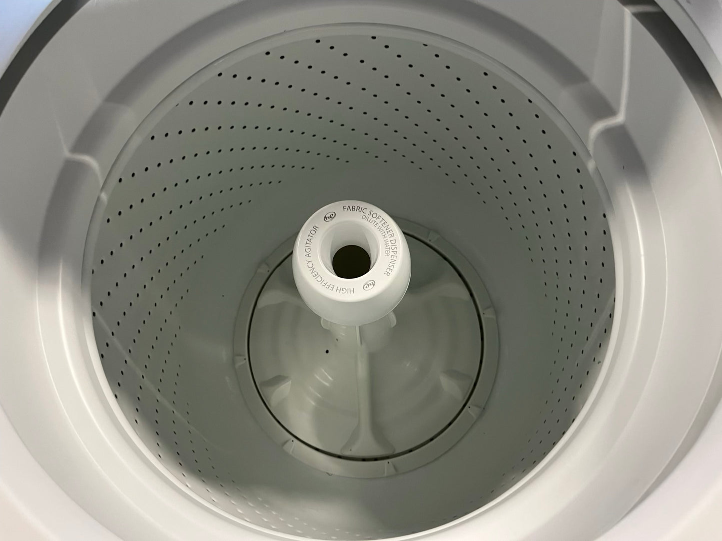 - Whirlpool 27 Top load washer white with/ agitator #W143MB
