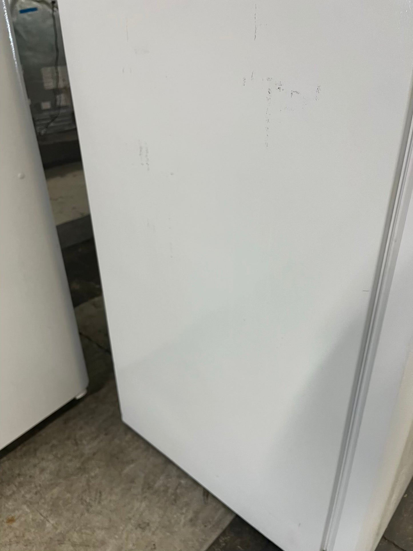 - Kenmore Top freezer refrigerator in white 30" #RF896DB