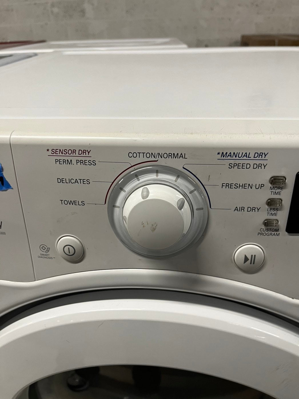 LG sensor Dry front load stackable electric 220v dryer in white 27" #ED669B