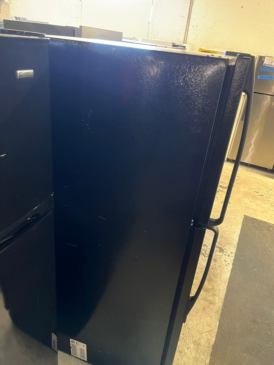 =Whirlpool 33” Top freezer fridge with iced Maker black refurbished #RFTB334B