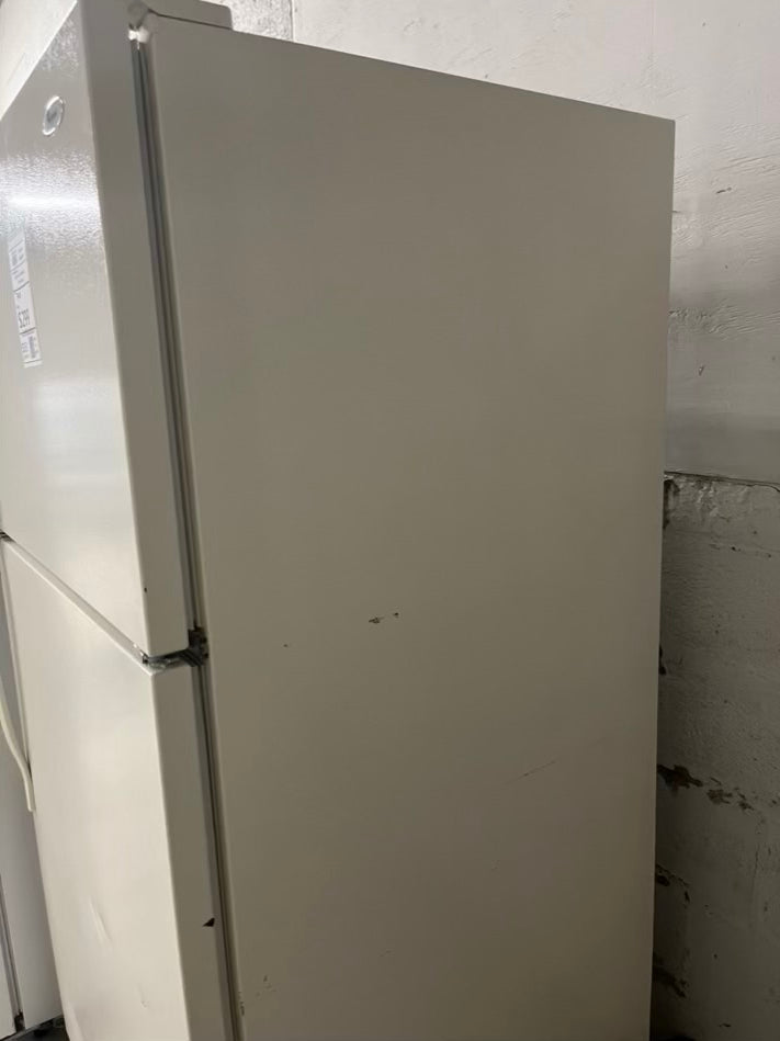 - whirlpool top freezer refrigerator off white used refurbished 33’ #RF901TB