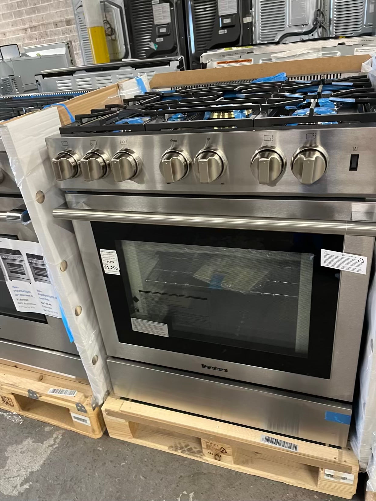 - Bloomberg Gas range 5 burner stainless steel convection bake, convection Roast broil Sabbath 30" #RF740YB