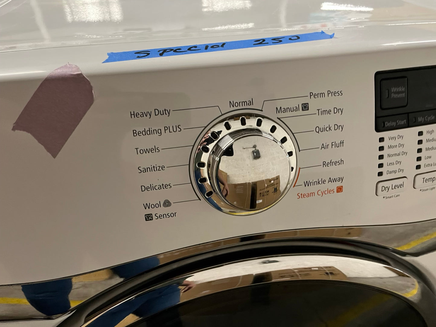 Samsung front load stackable electric 220v dryer in white 27" #ED419PB