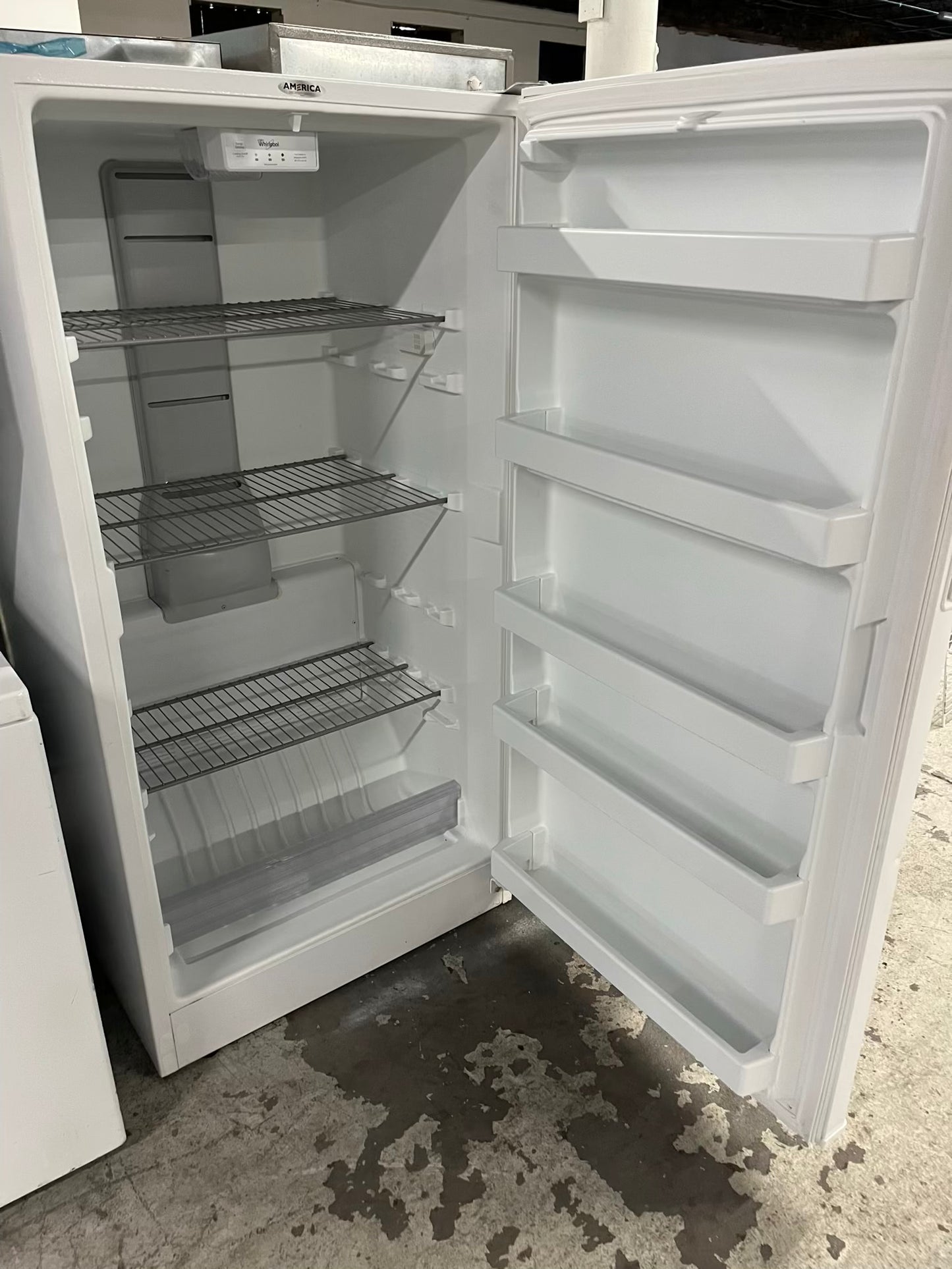 Whirlpool Upright Freezer in white 30" 16 cubic feet Item #FZ755B
