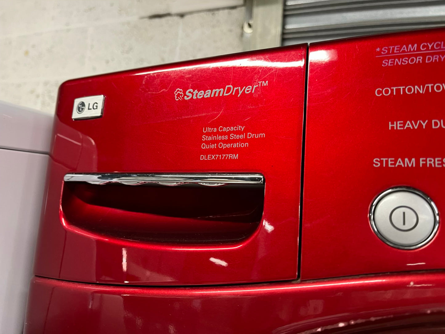 LG steam cycle washer 4.5 cu ft & dryer 7.5 cu ft set electric 220v front load stackable sensor dry He in red #WD852CB