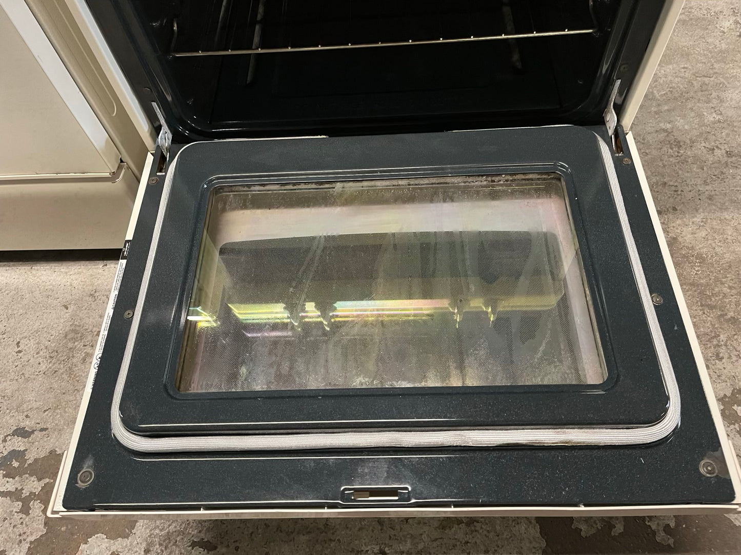 - kenmore Gas range 4 burner bake broil in off white Refurbished 30" #GR234NB