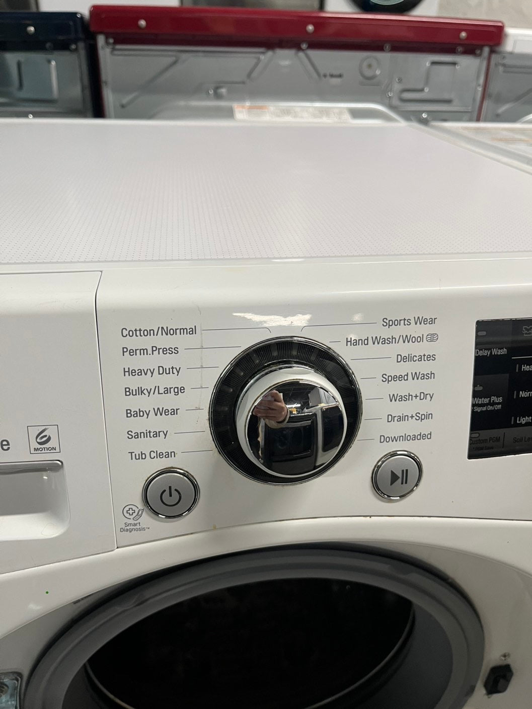 24” Lg Combo white 2.3 cu. ft. Compact All-In-One Washer/Dryer 120V #LG24CM2B
