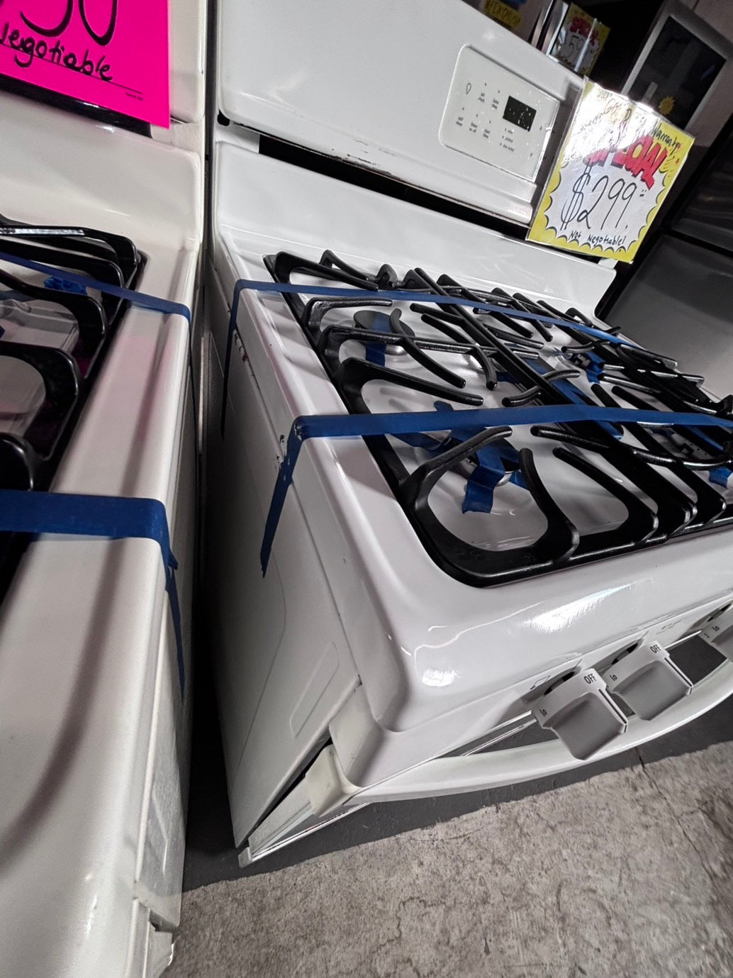 >*July 4th SALEš„frigidaire Gas range 5 burner bake broil Hi/Lo self clean in white used-Refurbished 30ā #FG16J2B