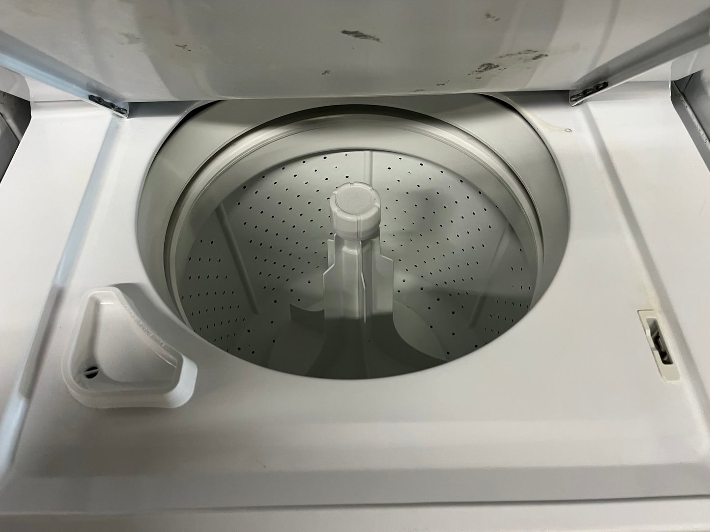 -Frigidaire stacked laundry center Electric 220v washer & dryer set in white 27" #LG234AB