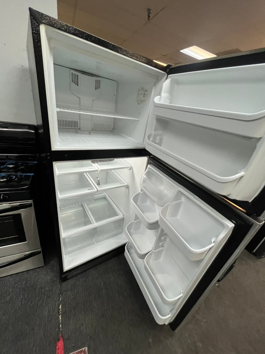 -Frigidaire Top freezer Refrigerator stainless steel 30" 21 cu. Ft #RF25ML