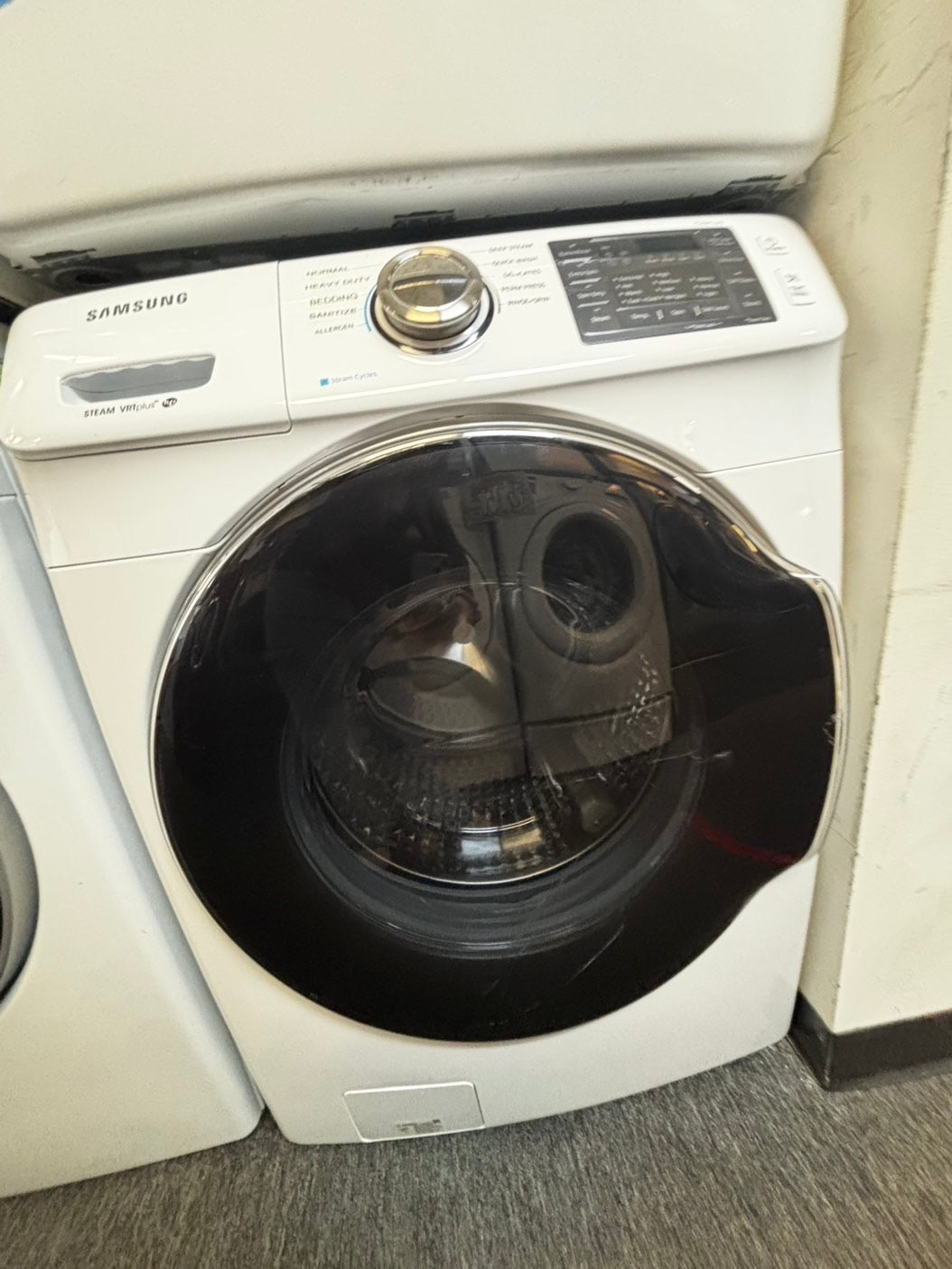 Samsung 27” 4.5cu.ft large capacity front load washing machine steam cycle stackable or side by side stainless steel 27” #W547LL
