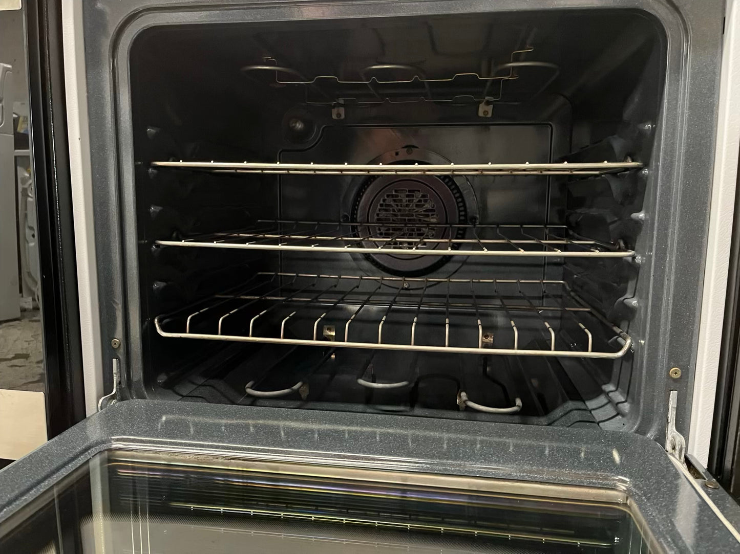 Frigidaire electric 220v range 5 burner warmer zone bake broil speed clean In black & white 30" #ER516CB