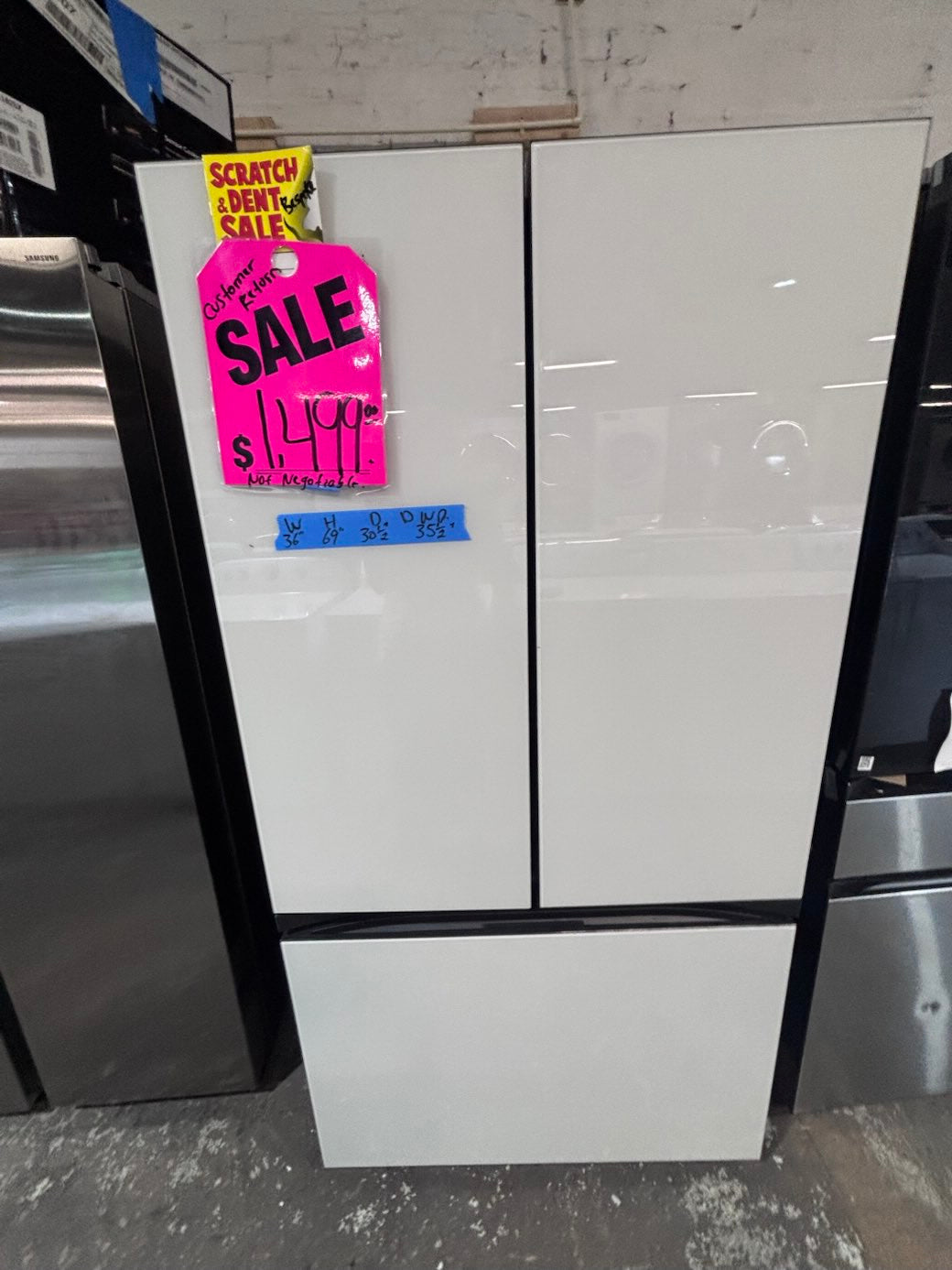 } new costumer returns ,Samsung Samsung - 36” Wide x 69h x 30.1/2 depth , BESPOKE 30 cu. ft. 3-Door French Door Smart Refrigerator with Beverage Center - White Glass #RSZQX4B