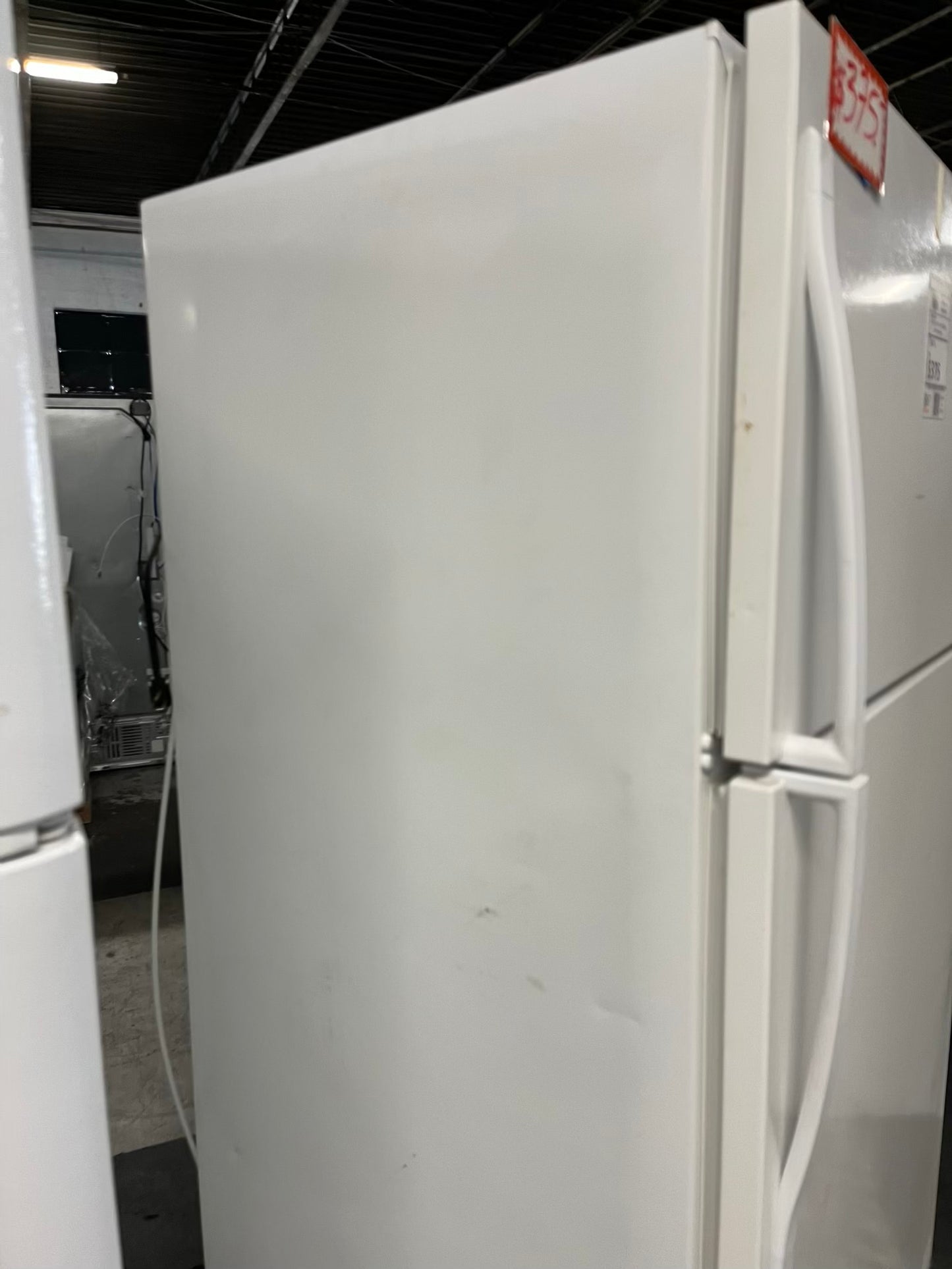 - Whirlpool Top freezer refrigerator in white 33" #RF893XB in Refurbished