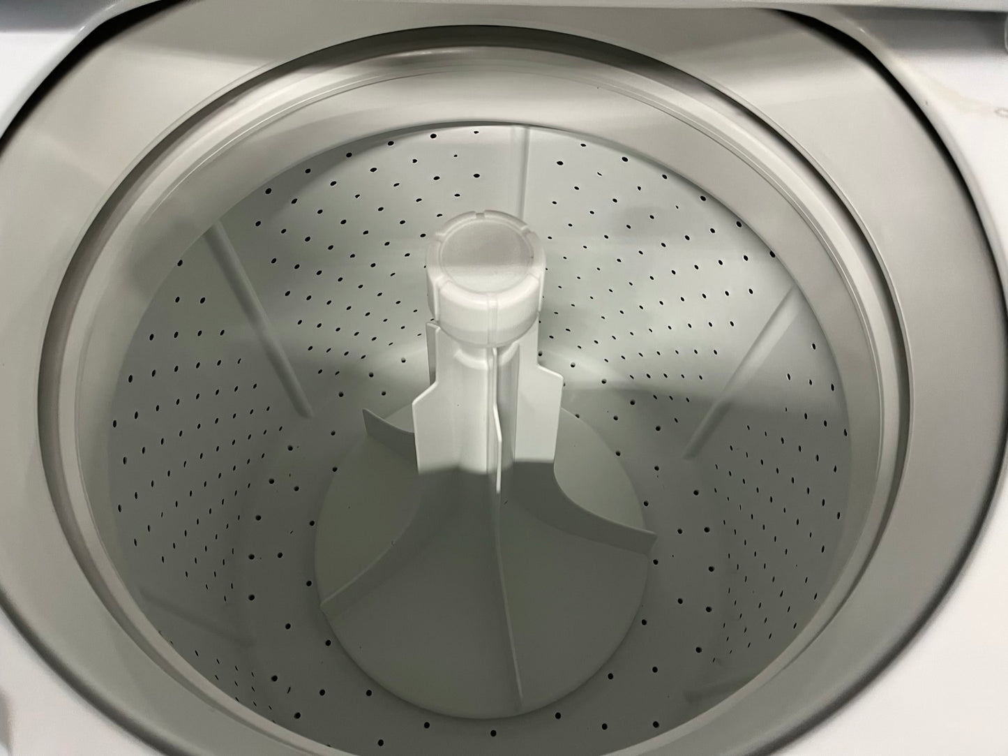 -Frigidaire stacked laundry center Electric 220v washer & dryer set in white 27" #LG234AB