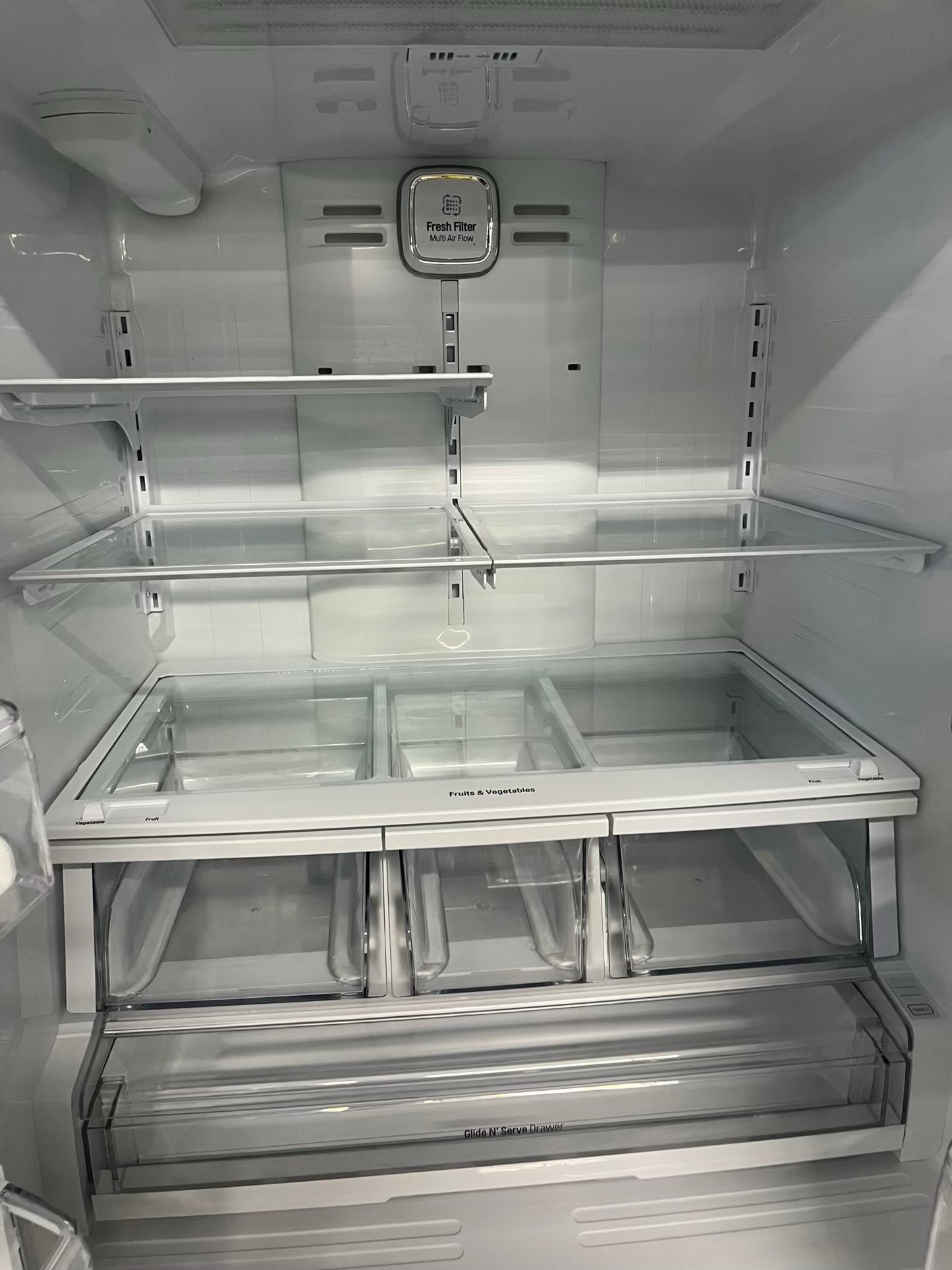 - LG French door Refrigerator in white w/ ice water dispenser 36" #RF518BB