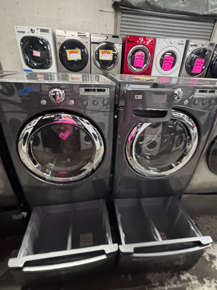 Set with pedestal electric side by side
