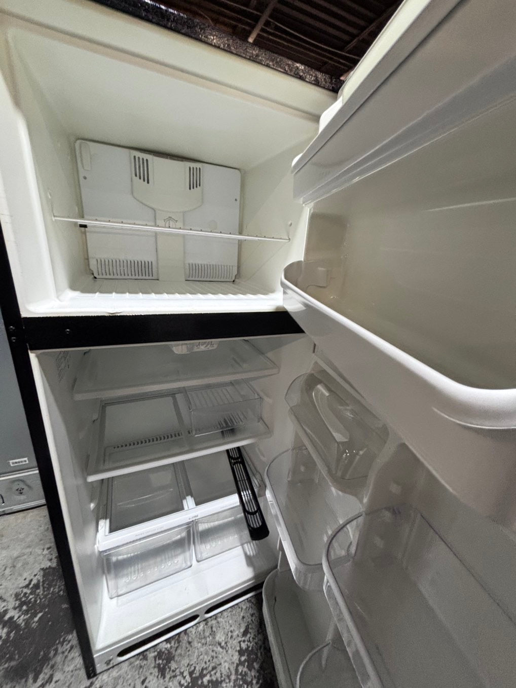 >>Frigidaire 21cu.ft -top freezer refrigerator stainless steel -used refurbished 30” #RFB446B