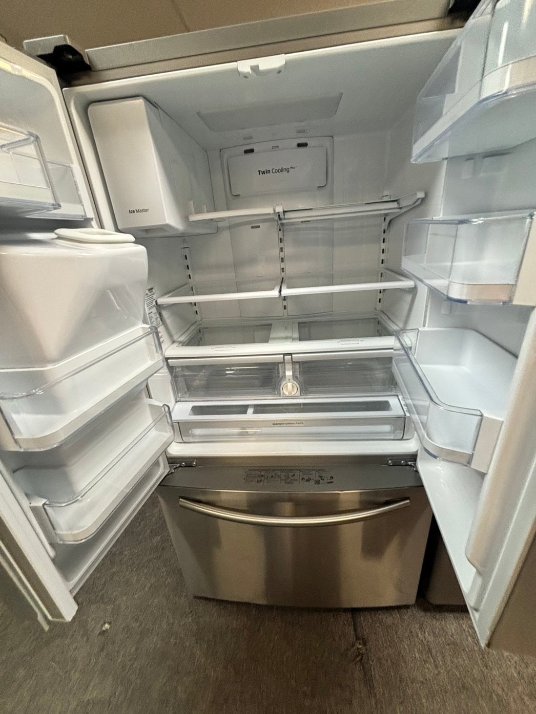 * Samsung French door Refrigerator stainless steel w/ ice water dispenser 36" counter-depth  #RF60CL