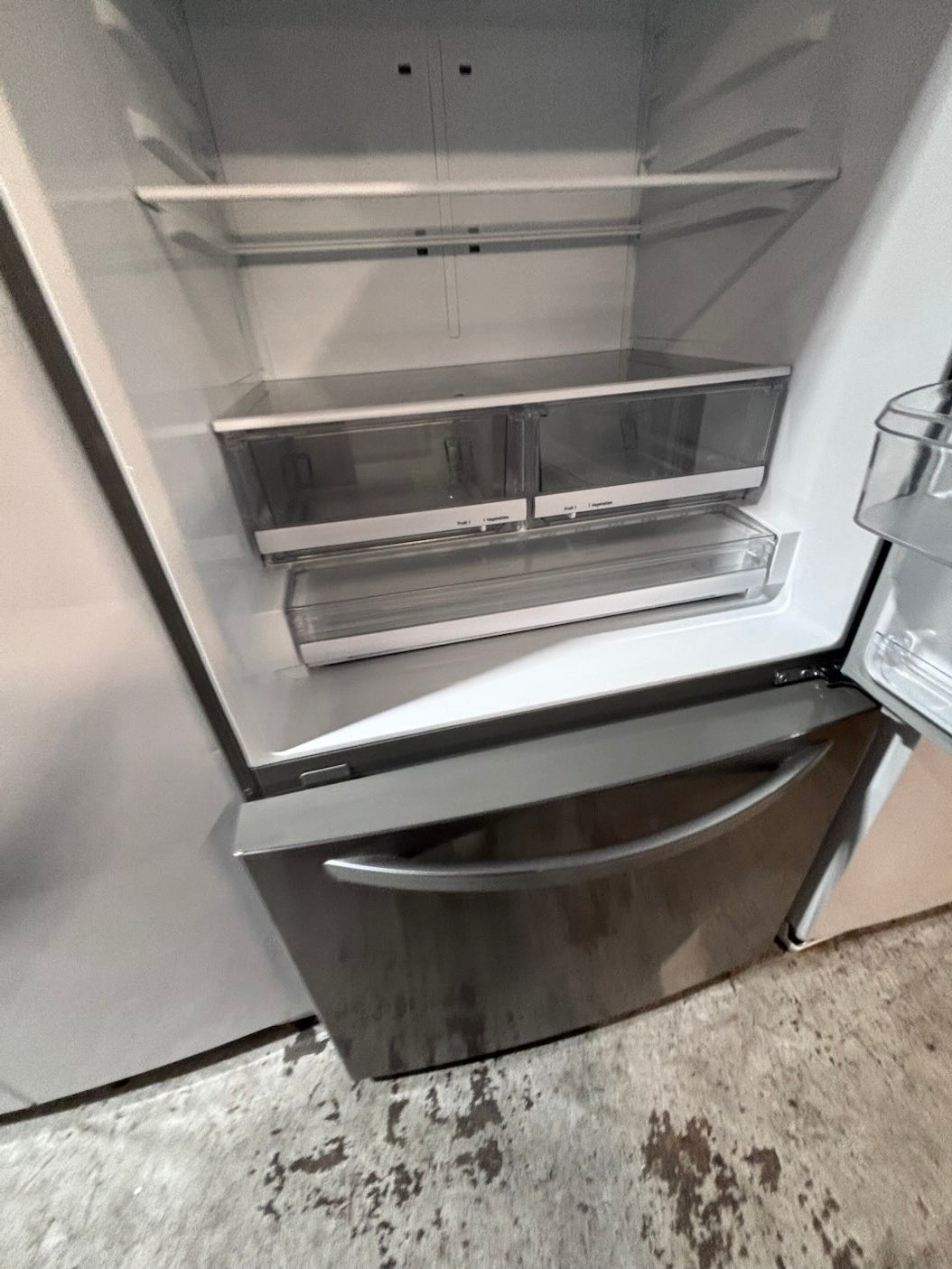 } LG 33” x68 1/2 height x 30”depth bottom freezer fridge   ,stainless steel. used-like new , refurbished #BFLG151B