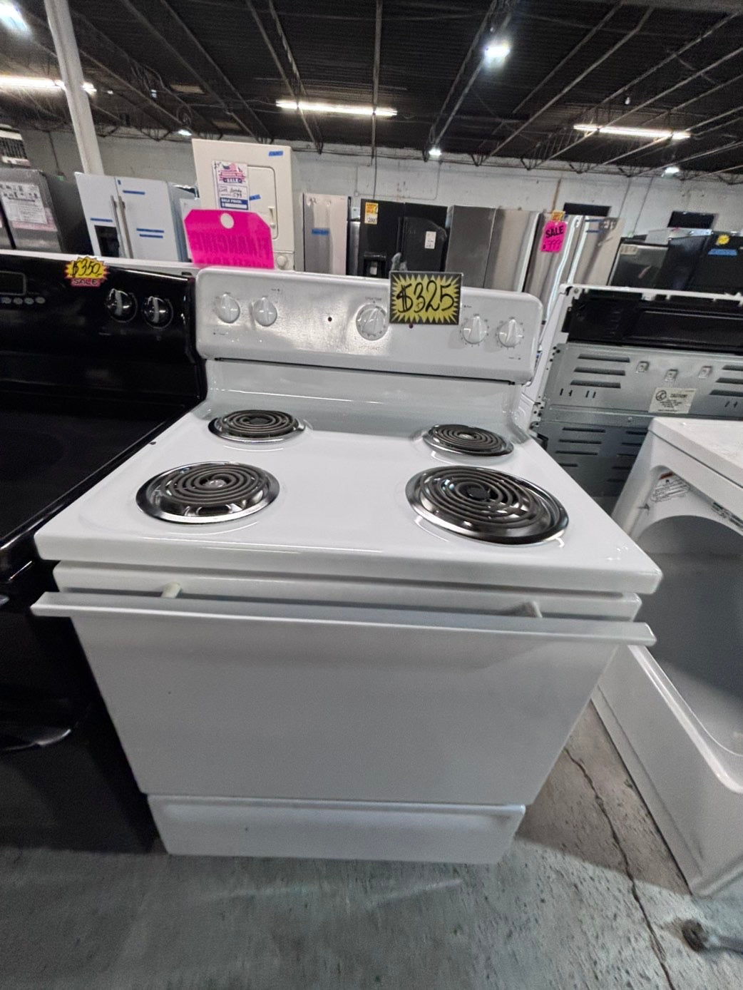 >*hot point white electric coil top range coil 220v bake /Broil 4 burner used-Refurbished  great condition 30" #HEF95B
