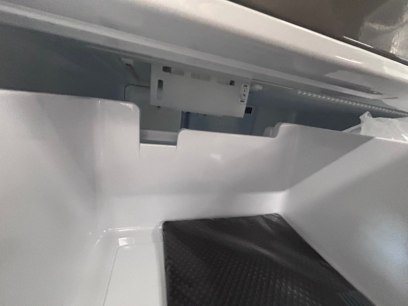 >LG 29cu. ft. 36” 4-doors French Door Refrigerator with Full in PrintProof Stainless
#RFLHV7TB 36” in