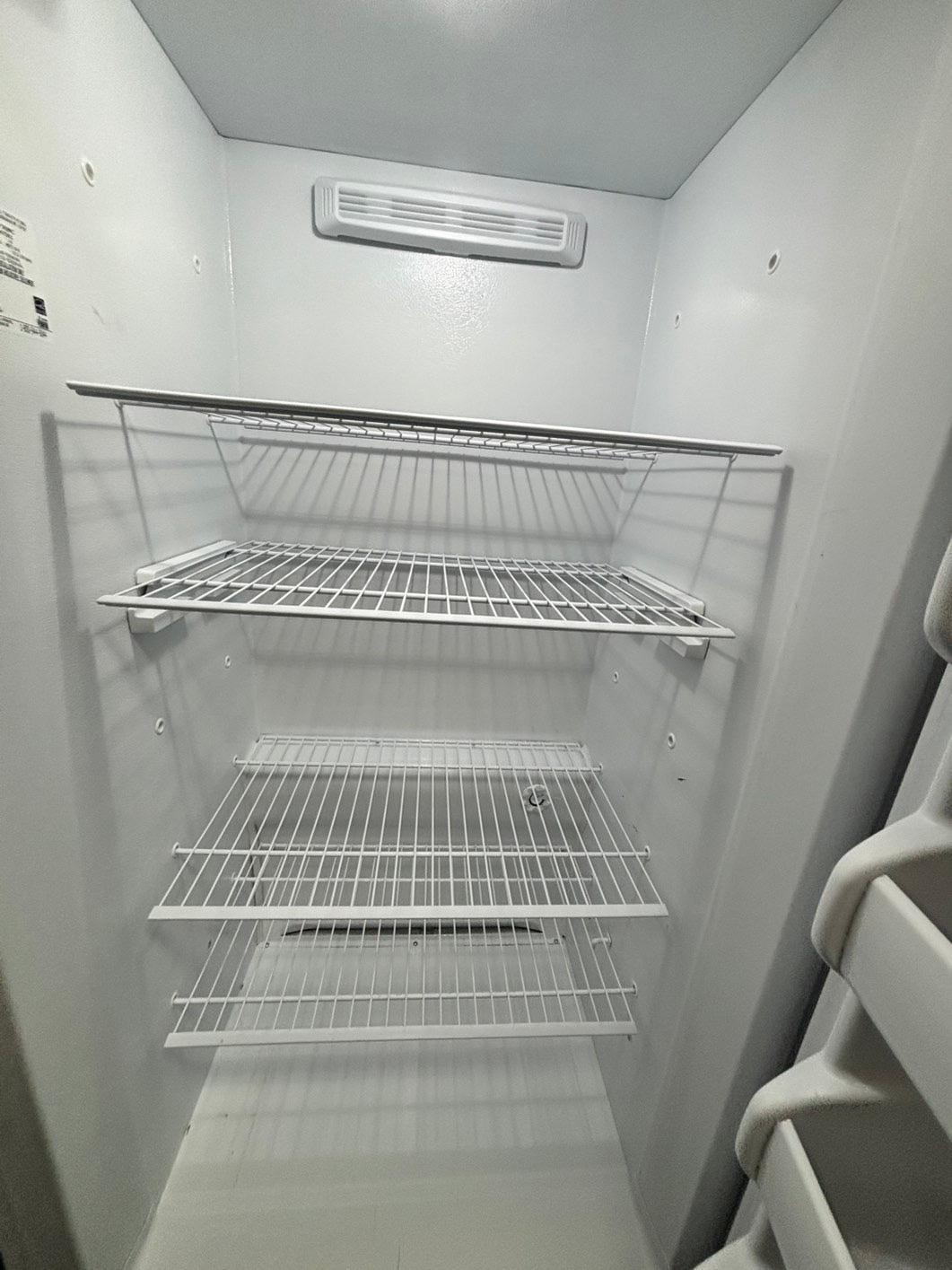 * 🎄Holidays Sale 🎁-Frigidaire 20cu.ft up-right freezer white 34" #RF306L  used-Refurbished