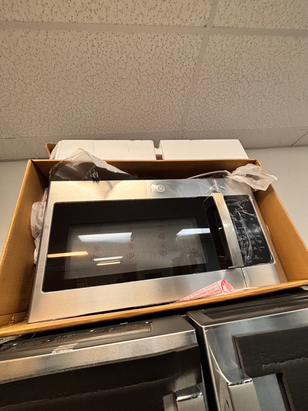 >Special 🎈3pc. Combo new open box  -french door 4-doors refrigerator GE 36” w/ice maker & water dispenser inside ,costumer return gas range five burners Airfry  & new open box over the range microwave GE #RFGAX3PC