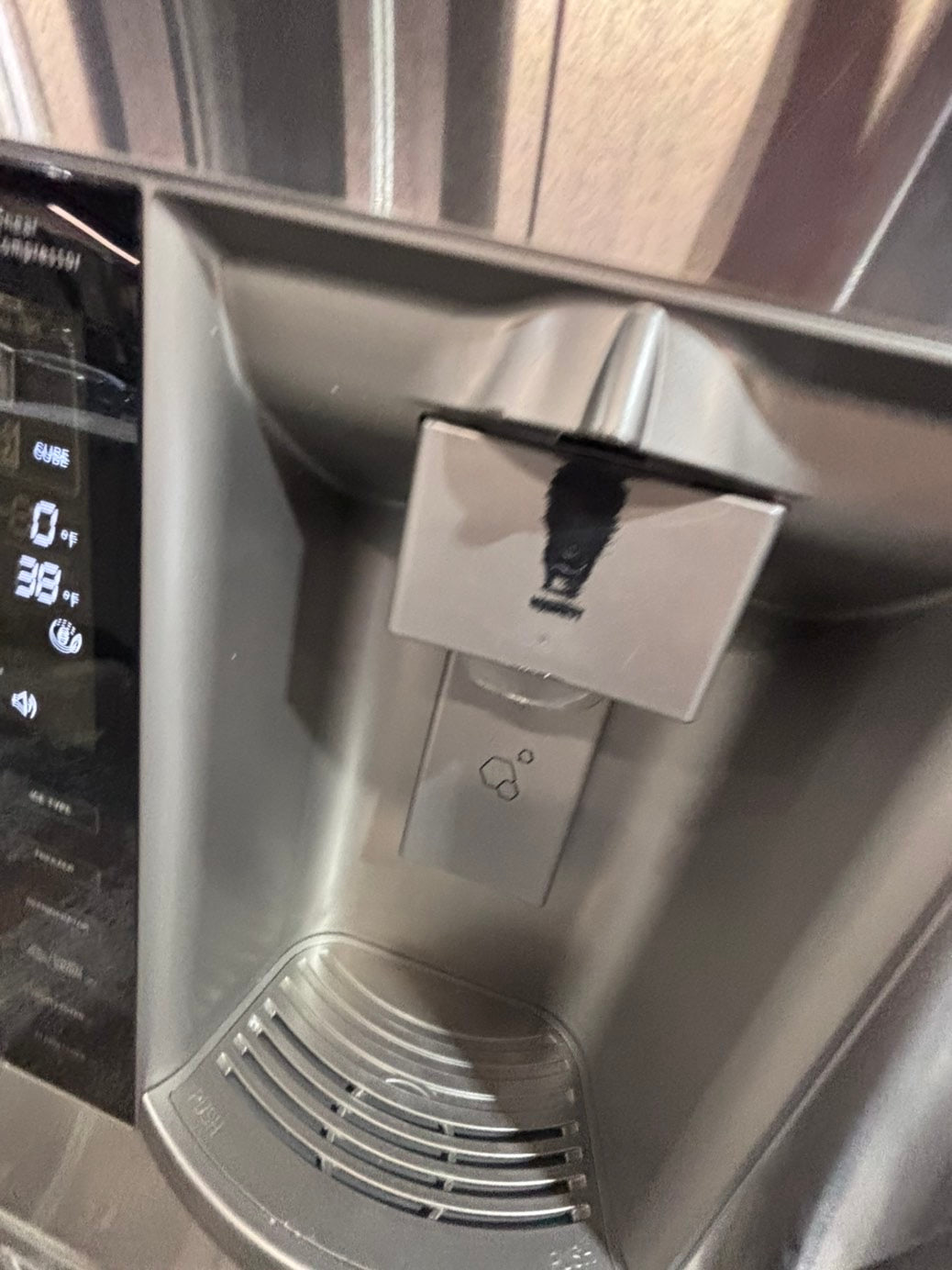 >* special 🔥used-Refurbished LG 36”w x69h x 29 depth refrigerator stainless steel w/ice & water dispenser 36 “ #LGDS73B