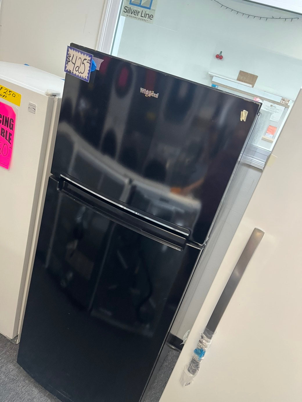 =•28” whirlpool top freezer fridge BLACK used-refurbished #RFWHBLB28L