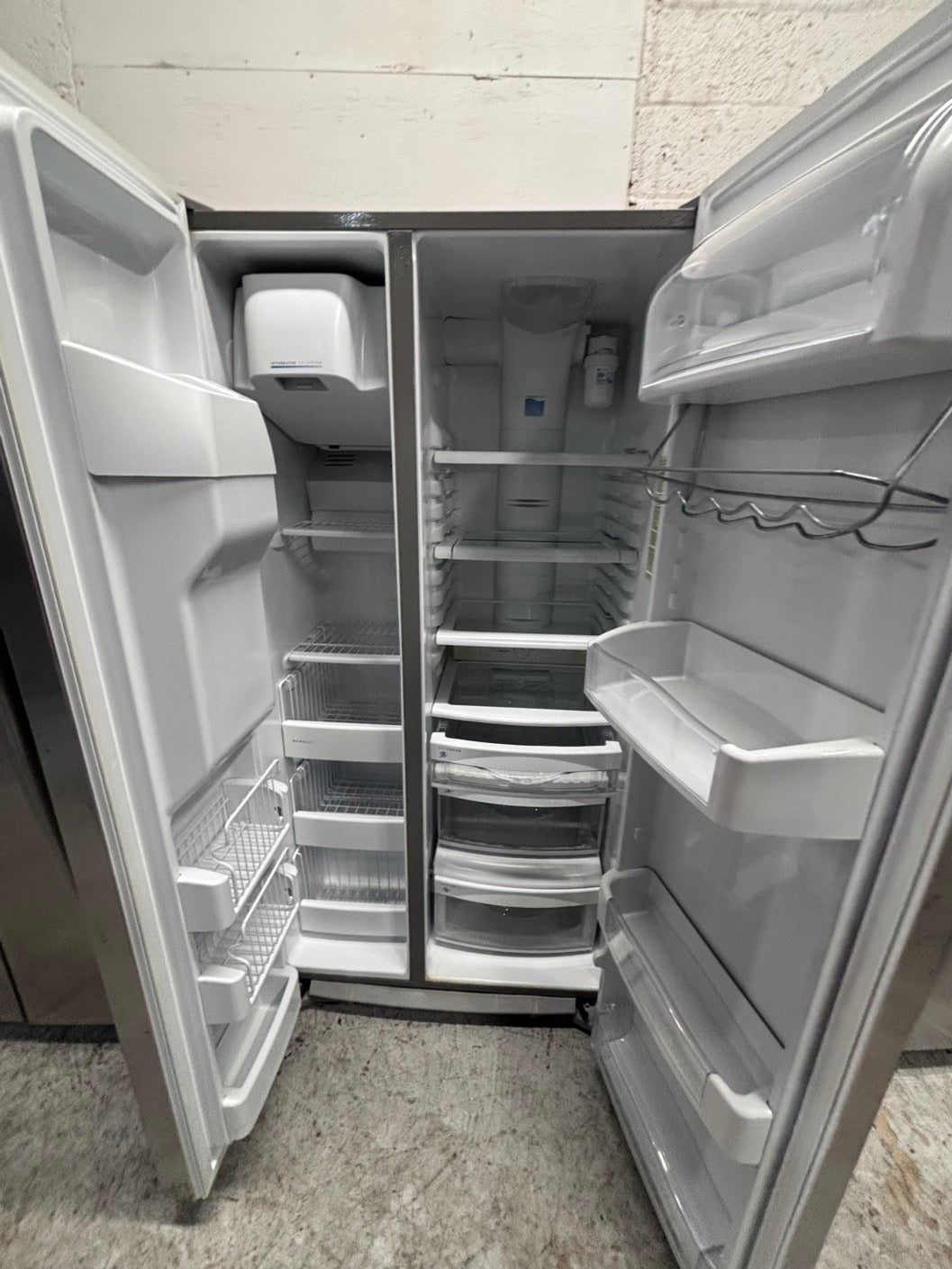 >*36” GE counter depth side by side door fridge  stainless steel w/ice water dispenser 36” #GE24AAB