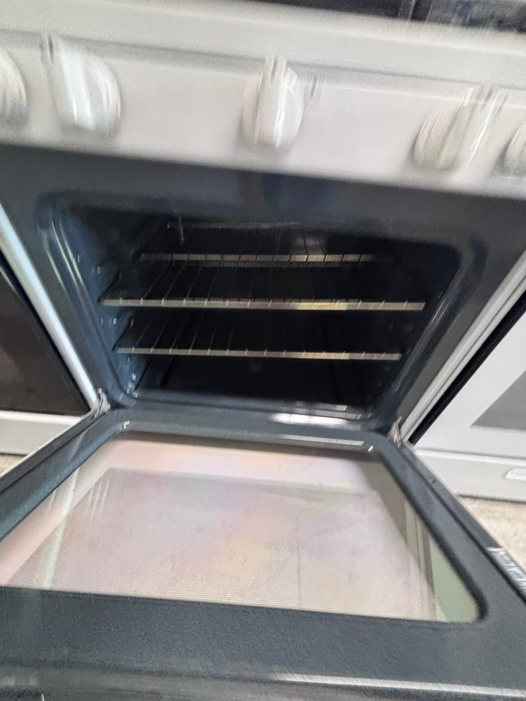}GE Gas range five burner bake broil Hi/Lo self clean in white working 💯 with warranty ,used-Refurbished 30” #GGH4D7B