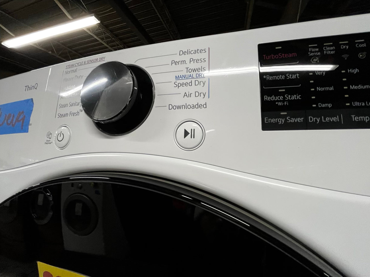 -Open Box 📦 Scratch & Dent 4.5 cu. ft. Ultra Large Capacity Front Load Washer - White
WM4000HWA & 7.4 cu. ft. Large Capacity Front Load Electric Dryer - White DLEX4000W Set / stock number #WD737CB