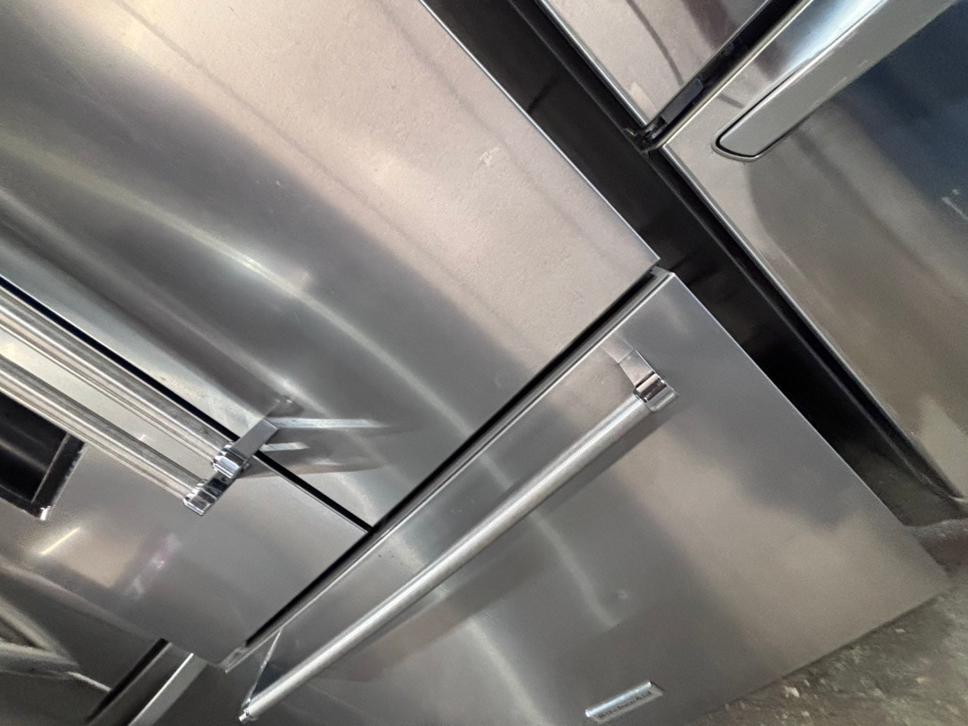 >*kitchen Aid French door Refrigerator counter depth stainless steel w/ ice water dispenser great condition 36"    (👀missing shelf on the door)  used-refurbished #KAF1424B