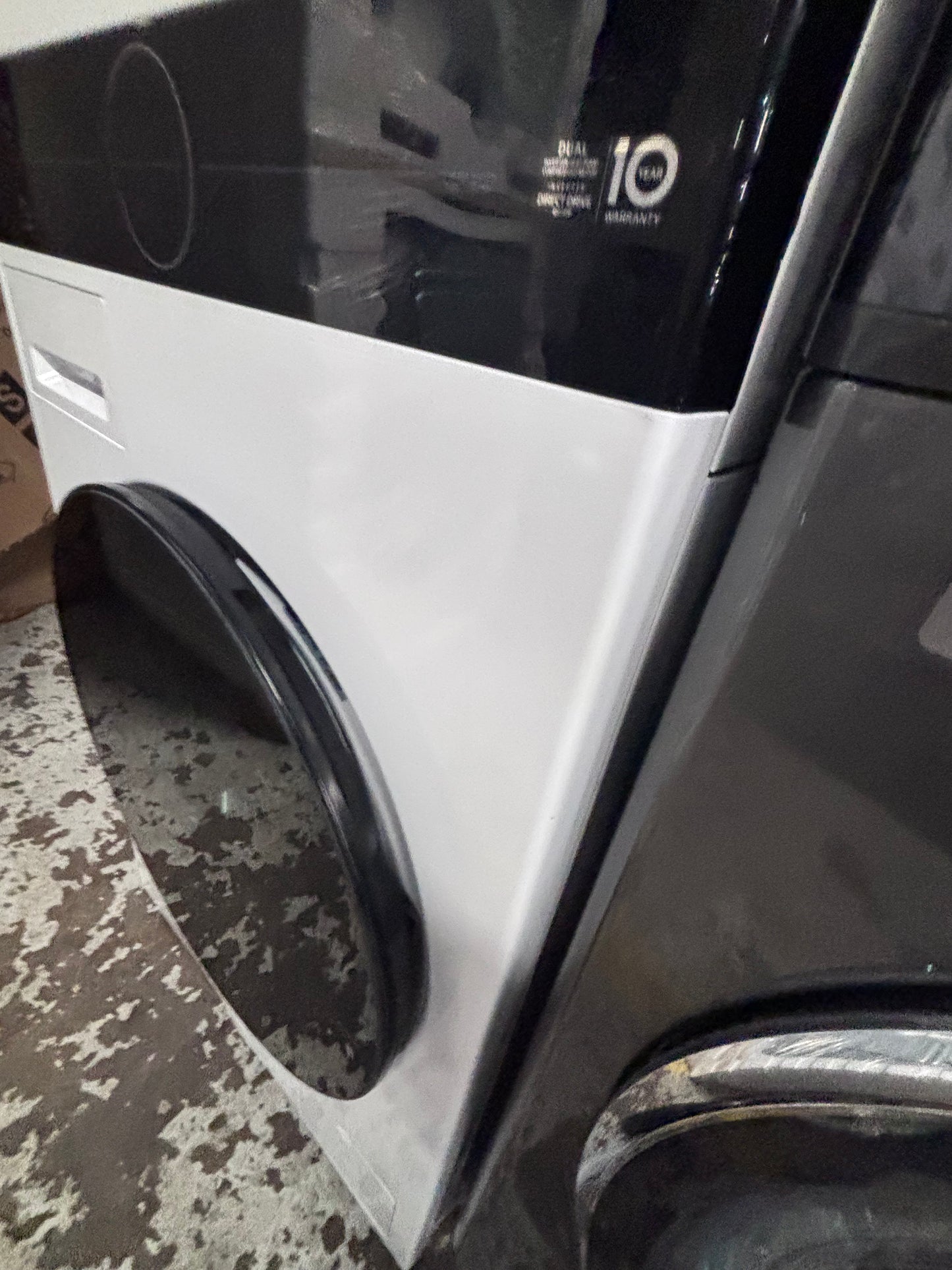>>LG TQ 24” x 65h wash-tower (washer & dryer) 220v washer & dryer set used -in  white 24" #WTLT9B