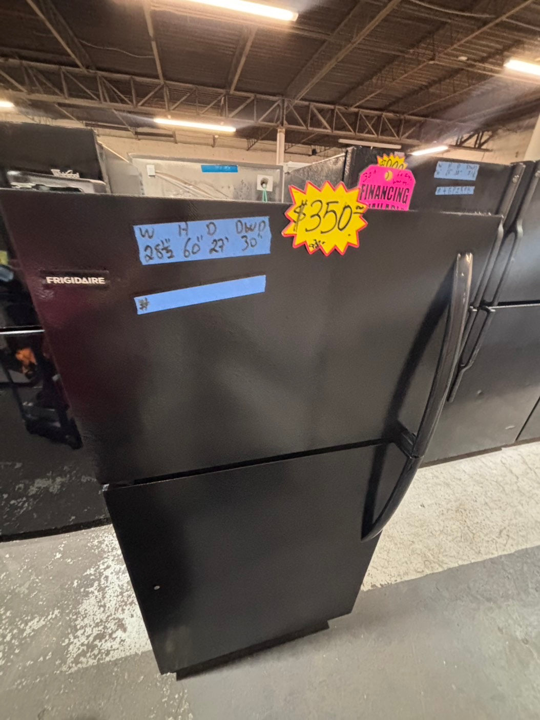 >>28”frigidaire  top freezer fridge white used-refurbished #FTFQZ1B
