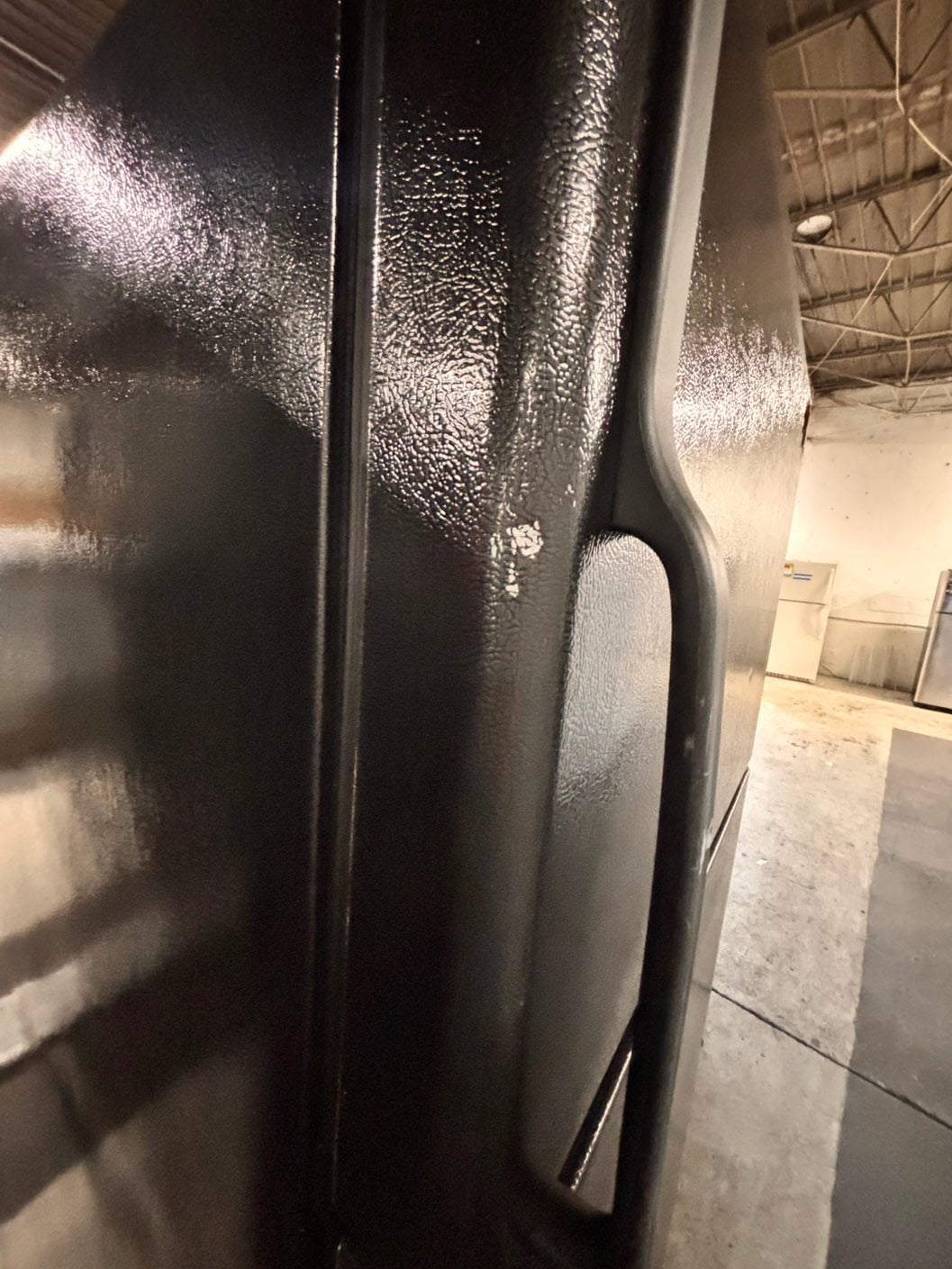 >GE 33” Top freezer fridge with ice maker inside ,black refurbished #RFTY3HB