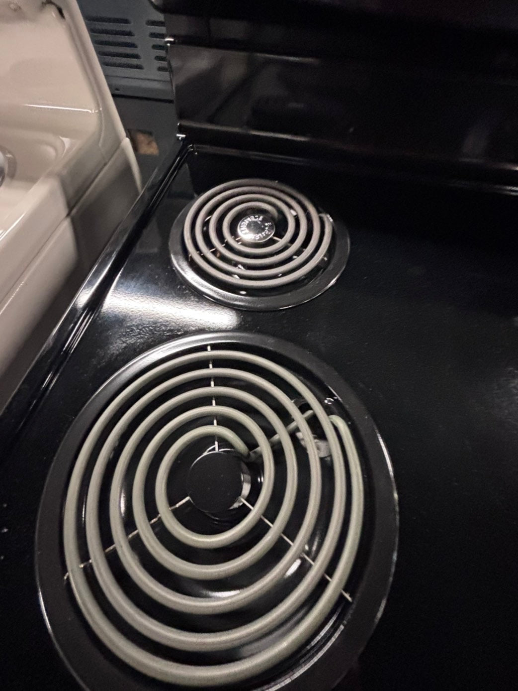 >frigidaire   stainless steel & black electric coil top range coil 220v bake /Broil 4 burner used-Refurbished  great condition 30" #FH15Z1B