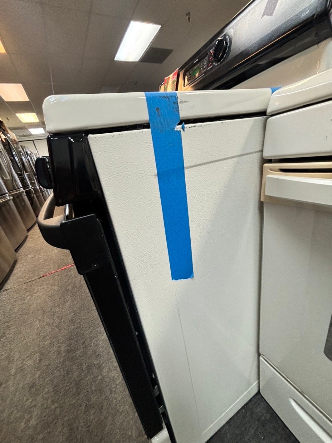 *🎄Holidays Sale 🎁 GE range 4 burner bake broil in off white & black  used-Refurbished 30” #GR88F3L