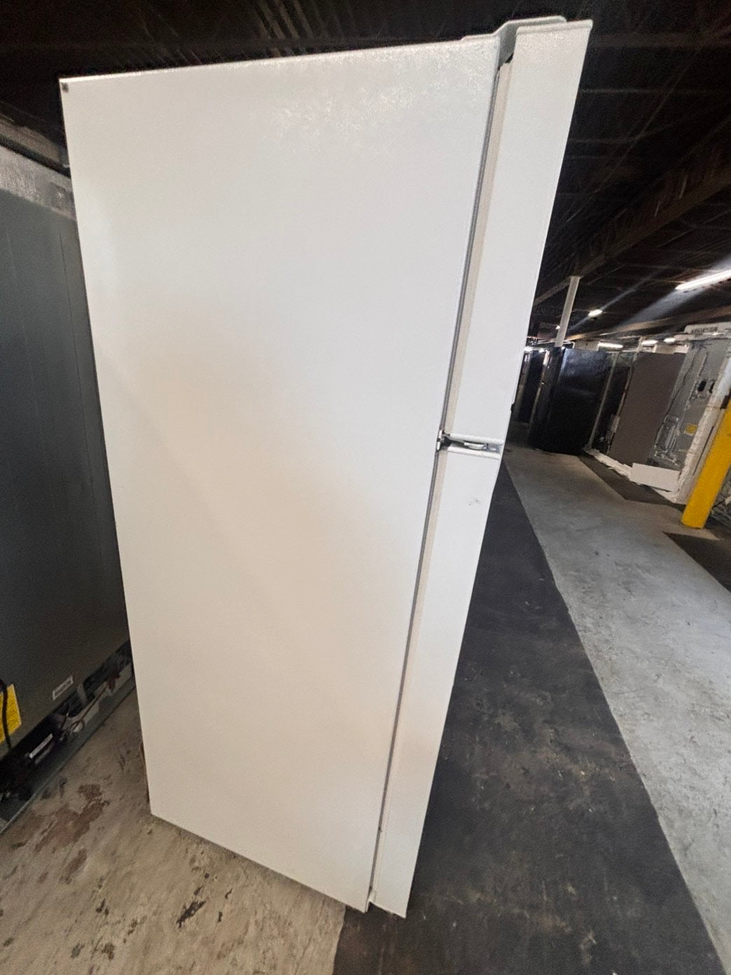 >28”Ge top freezer fridge white used-refurbished #ZRFL81B