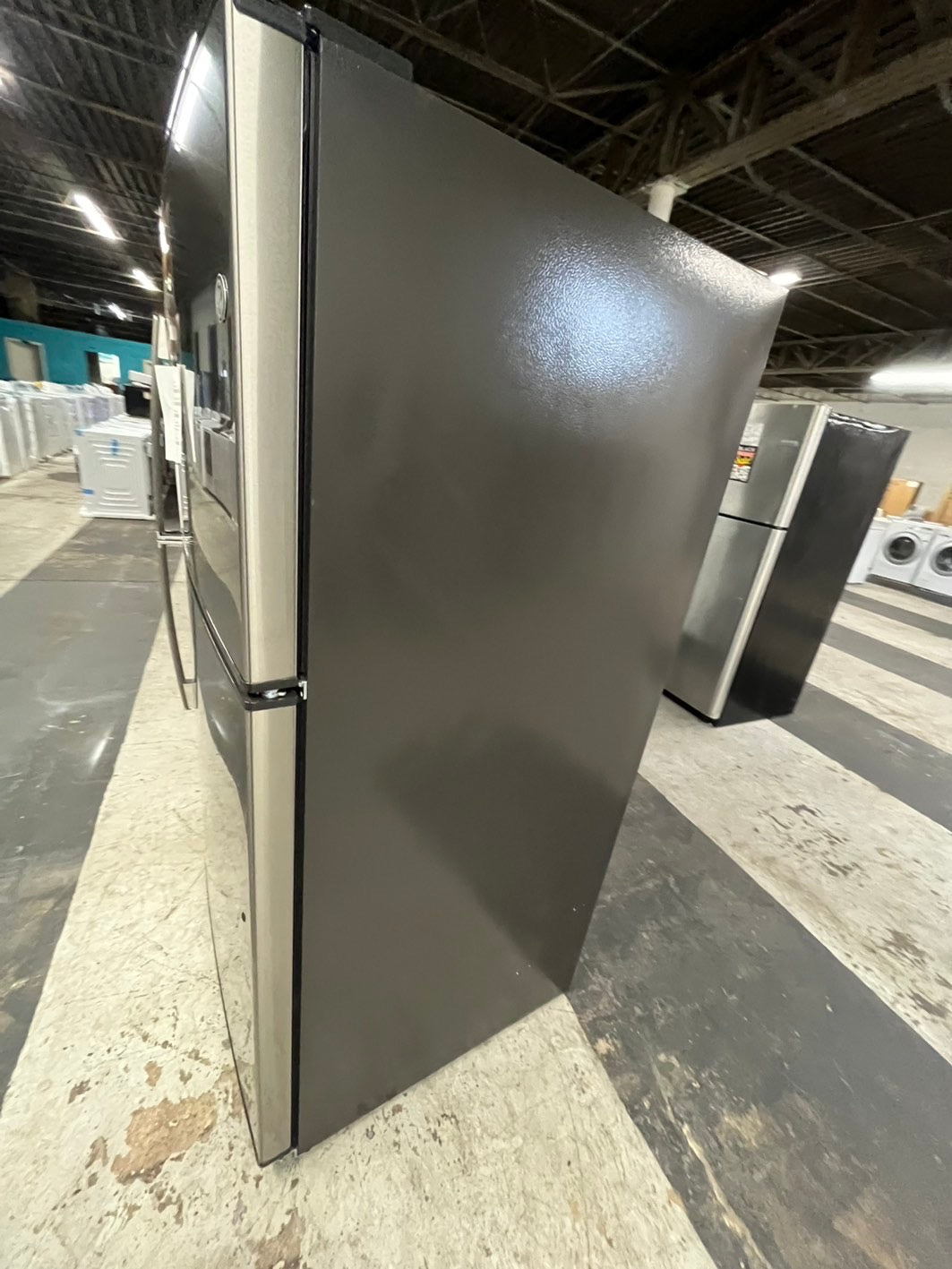 *Open box 📦 New S/d Ge 32 w. 21.1 cu. ft. Top Freezer Refrigerator in Stainless Steel with Factory-Installed Icemaker & Upfront Temperature Controls #GGE21DB